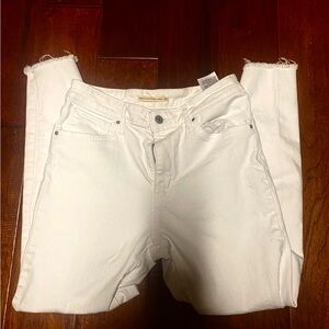 Levi's White Ankle Cropped Jeans